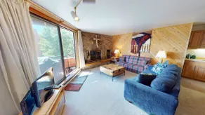 On Lake, Deck! Pool, Hot Tubs. Walk to Coffee, Amphitheater, Marina, Parks - Image 2