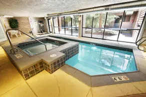 On Lake, Deck! Pool, Hot Tubs. Walk to Coffee, Amphitheater, Marina, Parks - Image 4