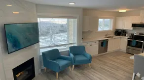 Penthouse Privacy Ski-In/Ski-Out Renovated Condo! - Image 5