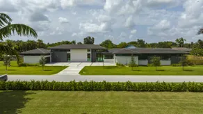2022 Mansion 7000 sf 8 Adults and 4 kids - Image 2