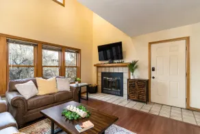 ⭐ Rustic Retreat In Town with pool & hot tub ⭐ - Image 3