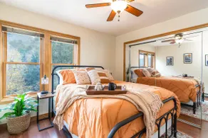 ⭐ Rustic Retreat In Town with pool & hot tub ⭐ - Image 2