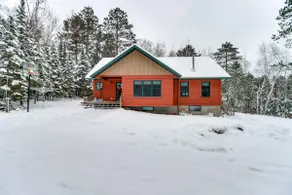 Dock & Foosball: Esquagama Lake Family Cabin - Image 4