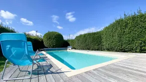 Beautiful single-story villa with garden and pool - Image 3