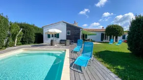 Beautiful single-story villa with garden and pool - Image 2