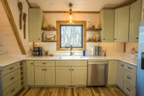 Blue Ridge Parkway Chalet - Walk to Winery & Hikes - Image 4