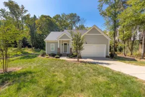 Cozy Cottage in the Heart of Huntersville - Image 2