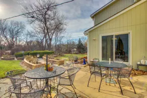 2 Mi to KU Campus: Group Getaway w/ Patio & Garden - Image 4