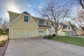 2 Mi to KU Campus: Group Getaway w/ Patio & Garden - Image 4