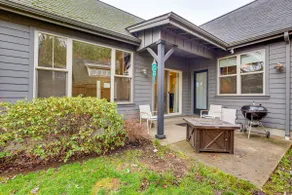 Walk to Autzen Stadium, 3 Mi to UO! Home w/ Patio - Image 3