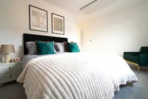 2BR Apartment Near Outlet & Station with Lift - Image 3