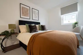 2BR Apartment Near Outlet & Station with Lift - Image 5