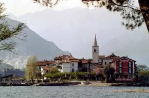 Gio s House Vintage Style Into Borromee Island - Image 2