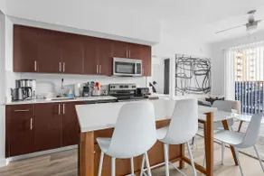 Lodgeur | 2BR w/ 2 En-Suite Baths | Near UNT - Image 3