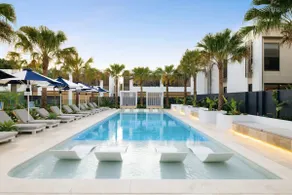 Surfers Paradise 3 Bedroom Luxury Villas with Garage - Image 4