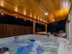 Amelias Corner Hot Tub Ultimate Game Room - Image 5
