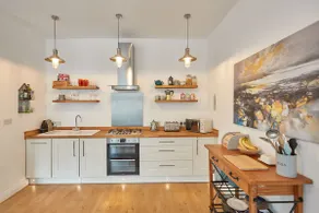 Saltburn Centre 3-Bed 3-Bath Apartment - Image 3
