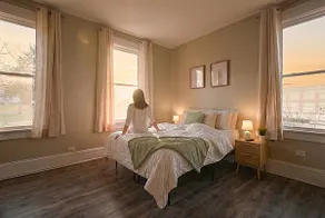 Convenient | Park Free | Wifi | Laundry | Downtown - Image 2