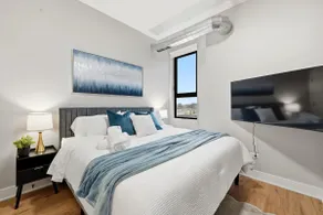 Comfy Condo - Gym Free Parking & Modern Amenities - Image 3