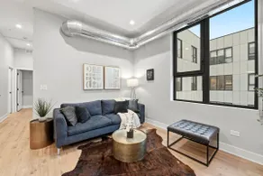 Comfy Condo - Gym Free Parking & Modern Amenities - Image 2