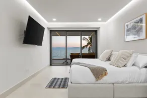 Beachfront 3BR + Ocean Views + Gym | Panarea 1B - Image 3