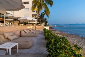 Beachfront 3BR + Ocean Views + Gym | Panarea 1B - Image 2