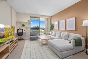 Modern 2BR Stay near Olympic Park|Pool Gym Parking - Image 2