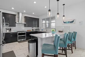 Luxury 6BR house w/ Pool & BBQ Near the Beach - Image 3