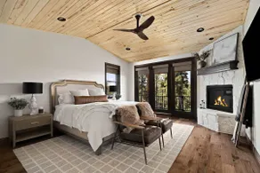 HÓZHÓ | White Mountains Cabin | Hot Tub and Arcade - Image 2