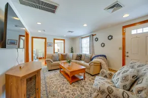 Heart of Five College Consortium! Hadley Home - Image 5