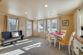 Heart of Five College Consortium! Hadley Home - Image 2
