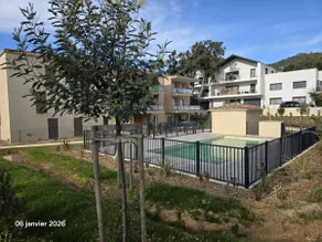 Spacieux appartement dans résidence avec piscine - Image 2