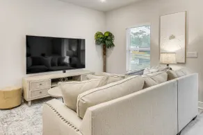 8 Mi to Dtwn Pensacola: Modern Escape w/ Patio! - Image 4