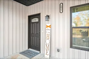 Main Street Manor - Spacious Home Near Dining - Image 4