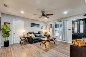 Near Wineries & Guadalupe River! Stylish Home - Image 5