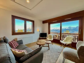 Stay in the mountains with stunning views - Image 4
