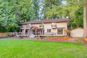 Lake-view Woodinville Retreat w/ Hot Tub + Theater - Image 3