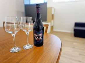 Cozy Family Escape for 8 in New Build Menangle Park - Image 4