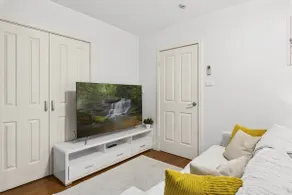 Ground Floor One-Bed with Courtyard Access - Image 3