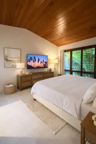 Tropical Oasis! Renovated 3BR, Heated Pool, BBQ - Image 3