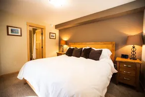 Arnica Chalet 2bd 2bath Ski In Out Silver Star - Image 2