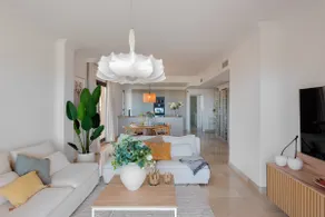 Elegant 3br with Incredible Sea Views - Image 5