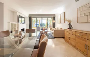 Frontline Sotogrande Marina Living 3-Bed Waterfront Retreat - Image 3
