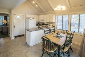 New Bern Escape! 2BD + Loft Townhome w/ Kitchen - Image 3