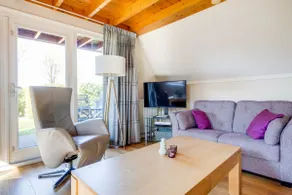 Lovely house with privacy garden & view of the countryside - Image 2