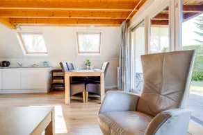 Lovely house with privacy garden & view of the countryside - Image 5