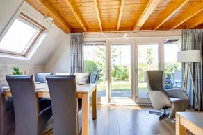 Lovely house with privacy garden & view of the countryside - Image 4