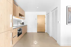 High Rise Haven with Pool Cowork & Spa in Miami - Image 5