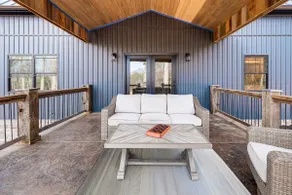 Serene Couple's Getaway w/ Mtn Views in Bedford! - Image 2