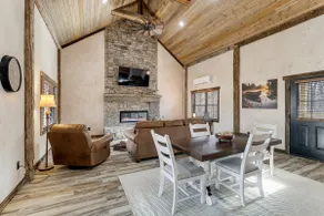 Serene Couple's Getaway w/ Mtn Views in Bedford! - Image 4
